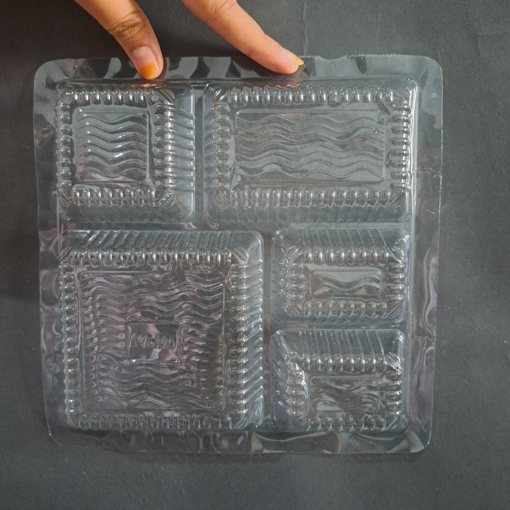 1 pc Mika Box 20 alas sekat 20x20 Mika alas kotak nasi sekat 5 Weetan kue kotak nasi sekat 5 makanan