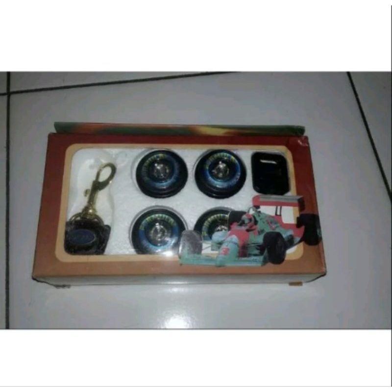 kunci pintu mobil futura mini bus isi 4 pintu