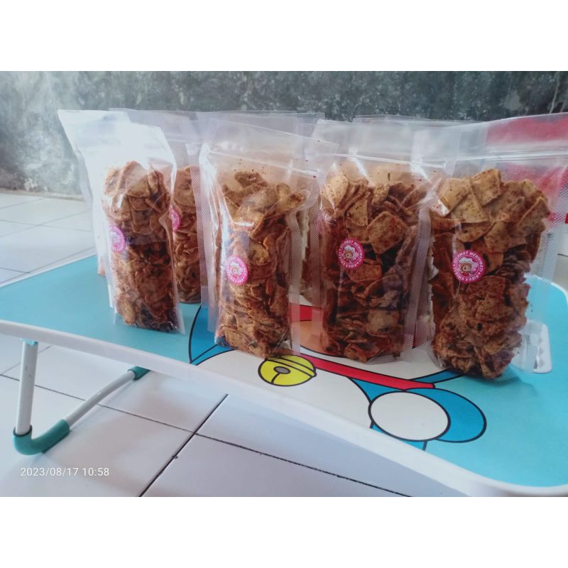 

Keripik Basreng Bumbu Basah Daun Jeruk 130 gram