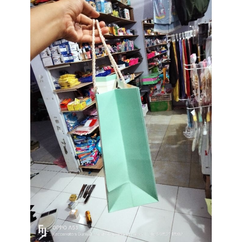 

PAPERBAG GLOSY PREMIUM TEBBAL