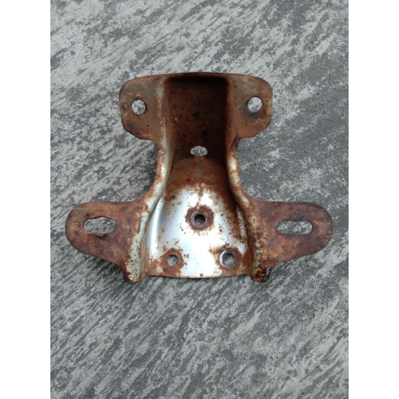 Pangkon Lampu Belakang Stoplamp Yamaha L2G Original