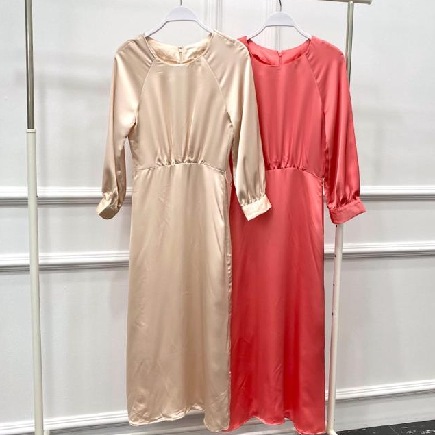 LONG DRESS LENGAN PANJANG BELAKANG ZIPPER BAHAN SATIN FASHION MUSLIM