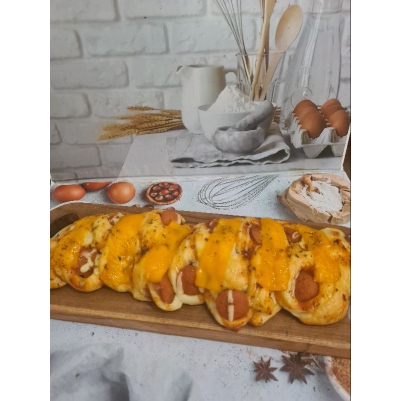 

long sausage xtra cheese