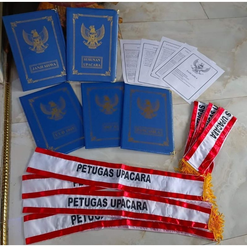 

Map Upacara 1 Set + 10 Selempang MURAH