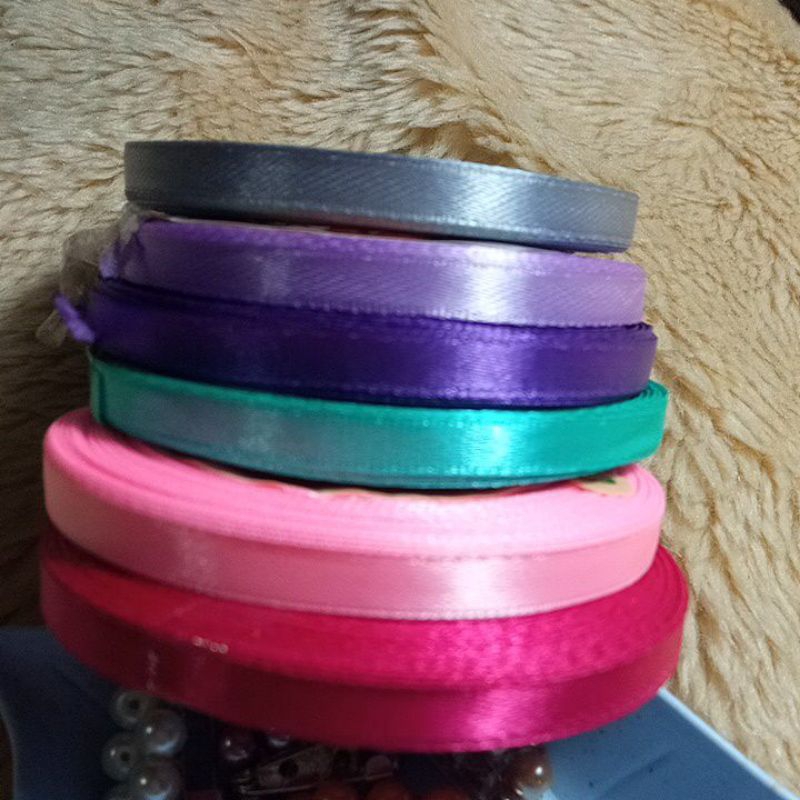 

Pita Satin 1/4"/ 0,75cm Per-gulung
