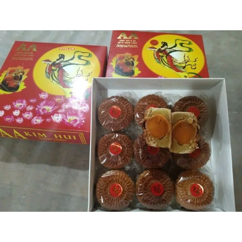 

Kue Bulan Telur Asin / Makau Pia / Makaupia / Kue Bulan Pontianak / Mooncake / Guek Pia / Tiong Chiu gwee Piah