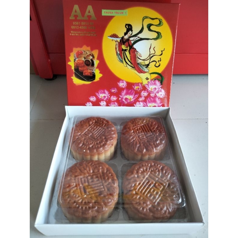 

Makaupia Telur Asin / Kue Bulan Pontianak / Makau Pia / Tiong Chiu Pia / Tong Ciu Gwee Piah / Mooncake Kalimantan / Salted Egg Moon Cake