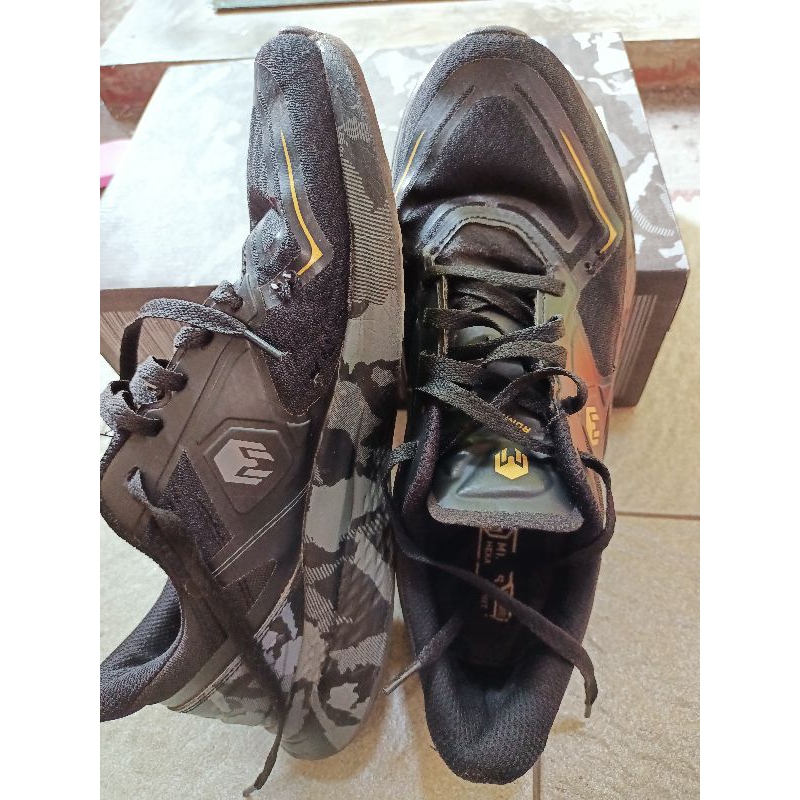 sepatu mills treximo omega garuda