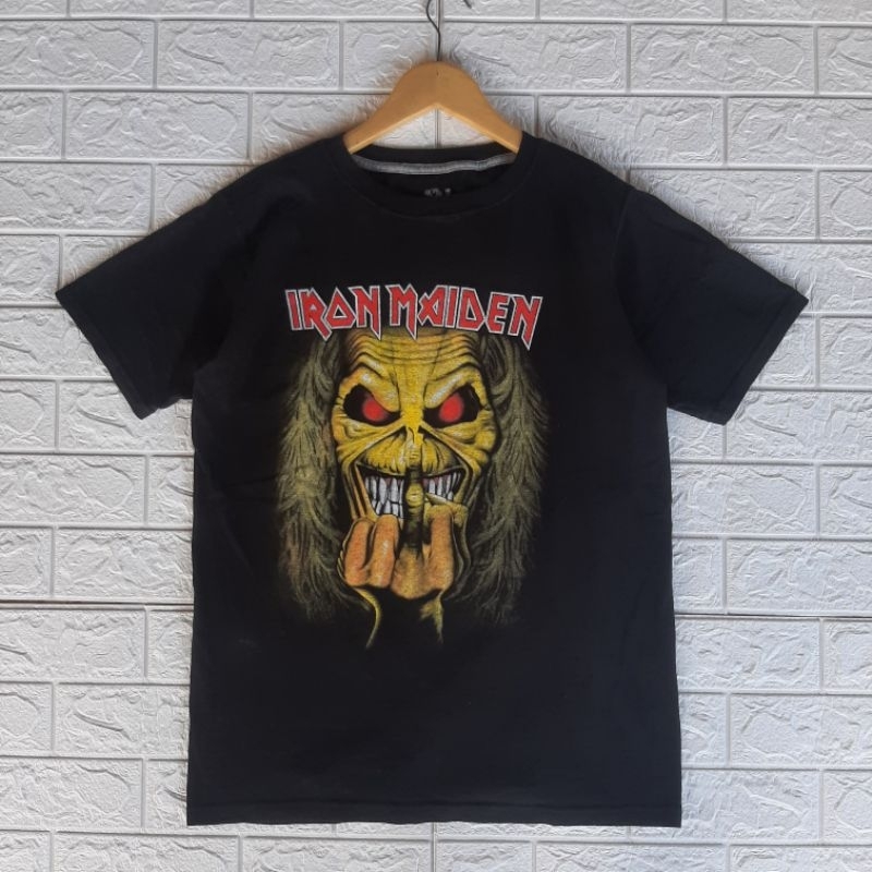 kaos t shirt band IRON MAIDEN build up tag FRUIT OF THE LOOM size M unisex second