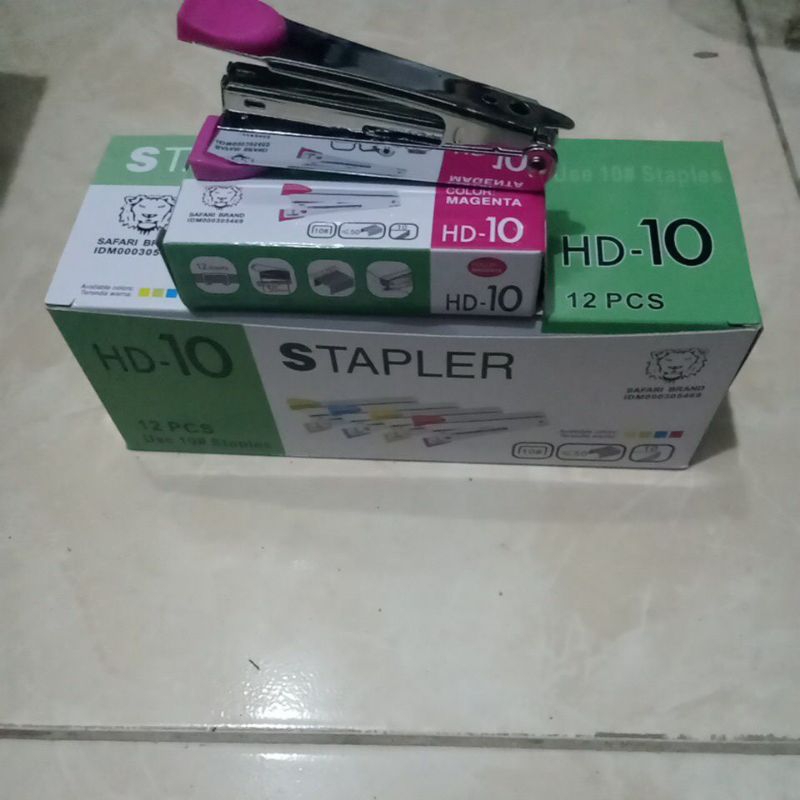 

alat Staples safari