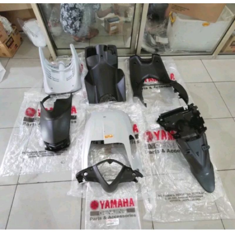 cover body kasar mio j body mio j abu abu set original yamaha genuine parts