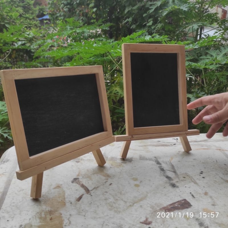 

Papan Tulis Kapur Blackboard Mini Kecil dengan Stand untuk Katering, Acara, Lamaran, Rapat Ukuran 15x20 + Stand