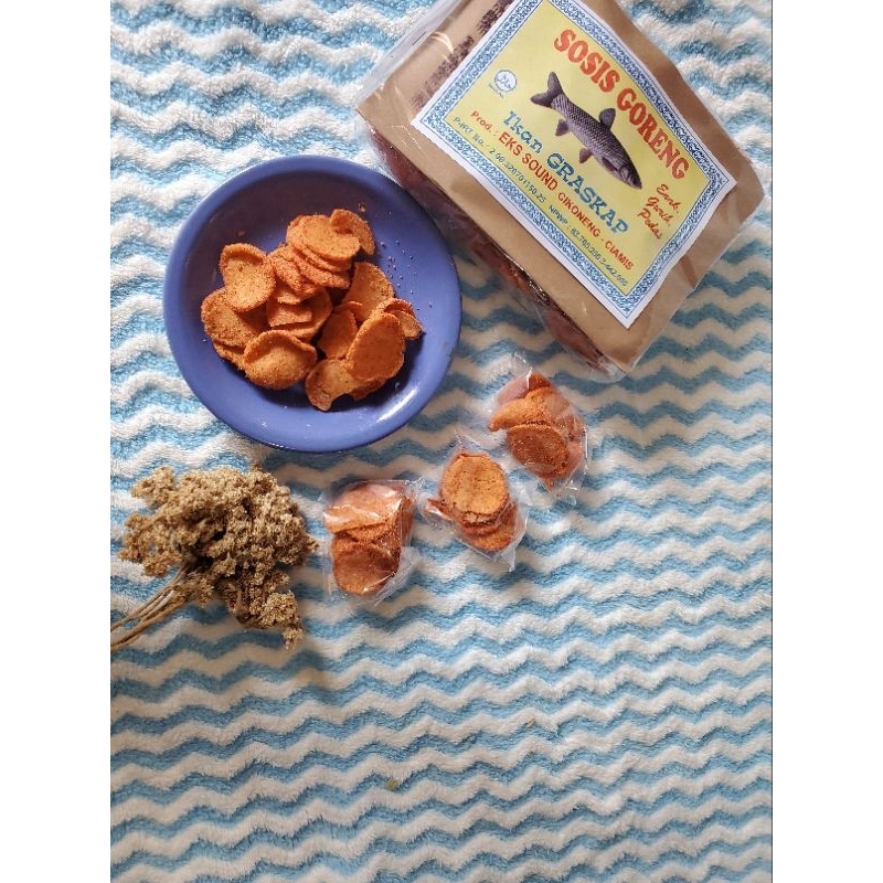 

Kerupuk sosis goreng pedas