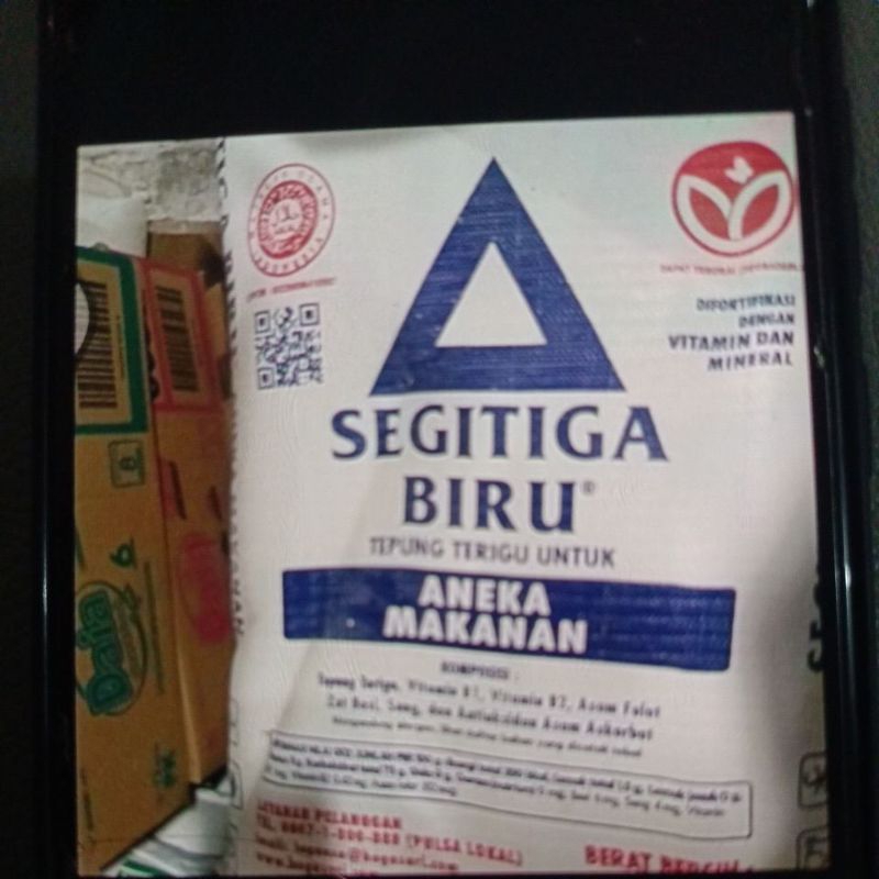 

TEPUNG SEGITIGA BIRU ( 1 KARUNG ) ISI 25 KILOGRAM