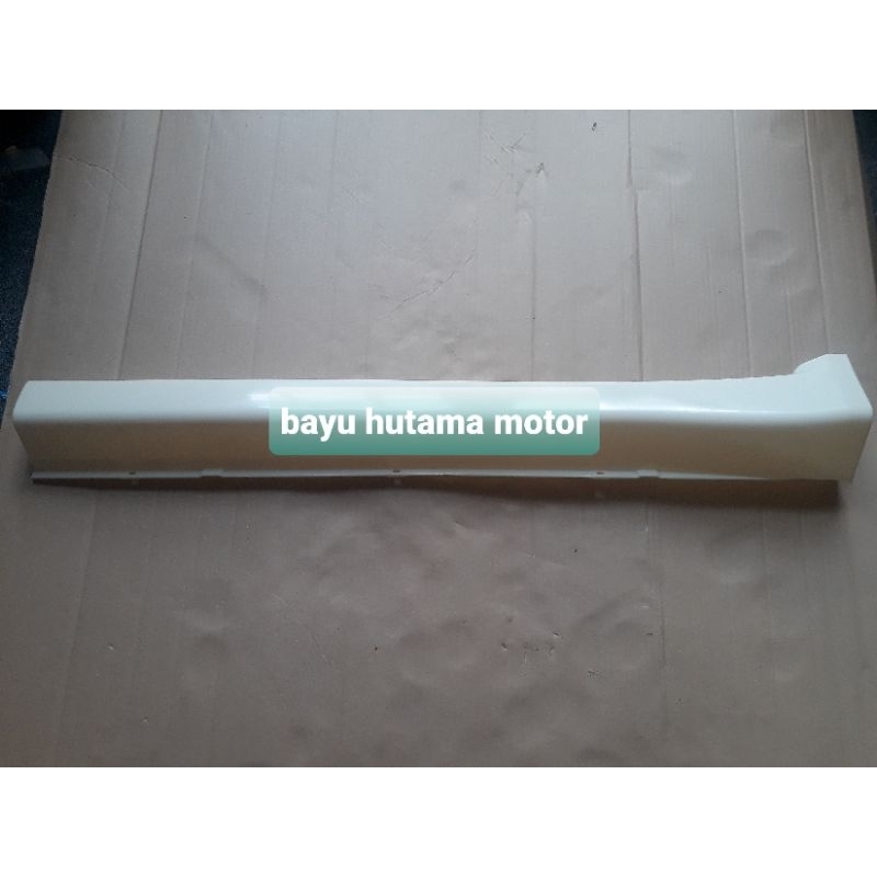 moulding trispang depan kanan kijang krista