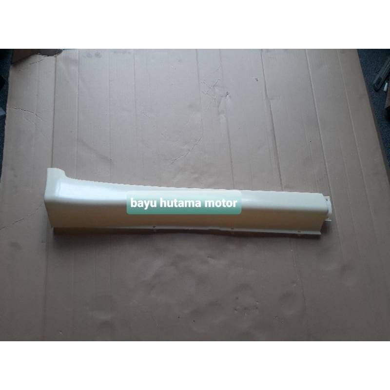 moulding trispang belakang kanan kijang krista