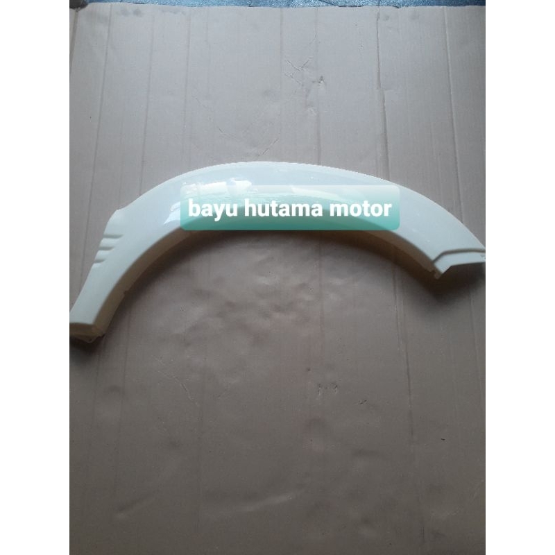 moulding fender depan kanan kijang krista.