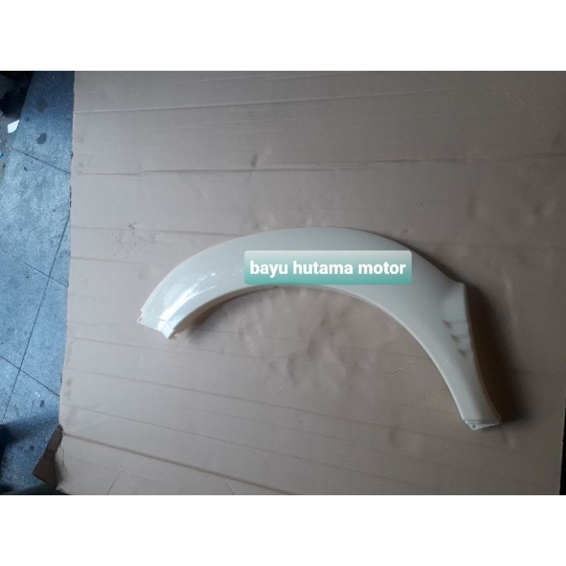 moulding fender depan kiri kijang krista.