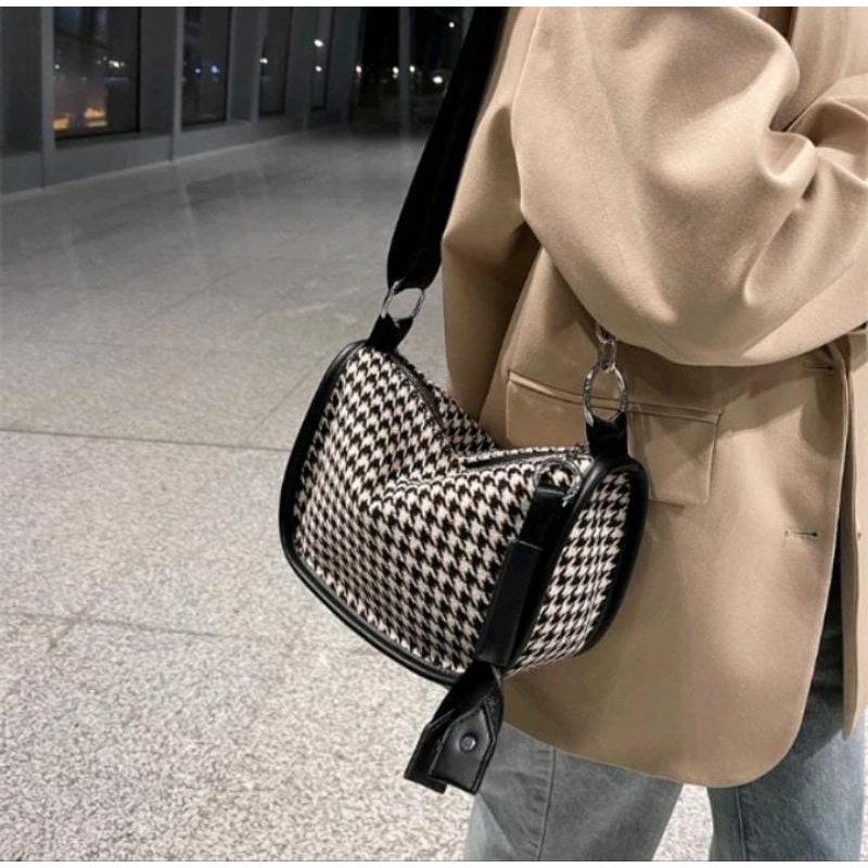 Tas wanita cantik impor bahan PU sintetis kualitas bagus murah