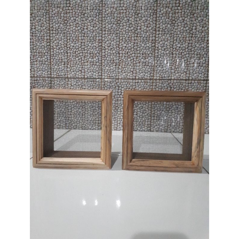 LOSTER KAYU JATI 21cm×21cm (Matang list)+ KAWAT NYAMUK//Ventilasi Udara