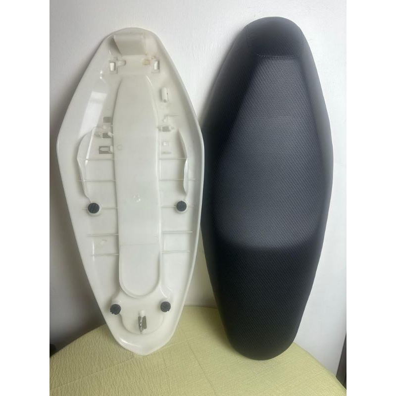 Jok Motor Mio M3 Kulit Karbon Fiber Putih