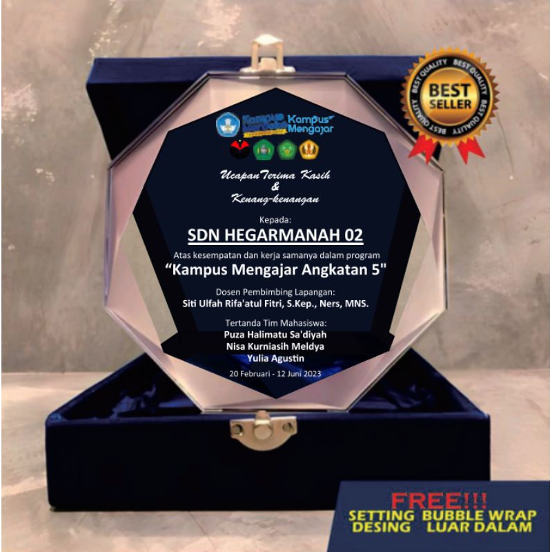 Plakat, Plakat Akrilik, Plakat Akrilik Custom, Plakat PKL, Plakat Penghargaan, Plakat Cepat Murah