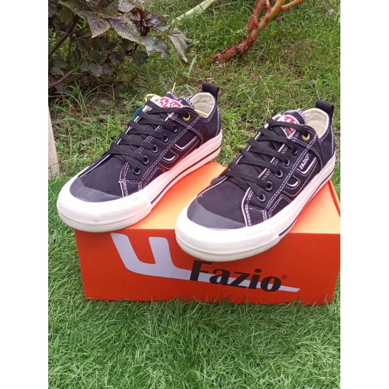 ForsaleSepatu sneakers Fazio Full Black terbaru dan terlaris