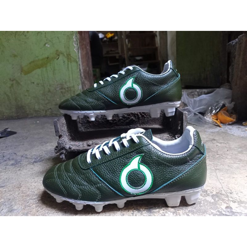 sepatu bola Armi, 100% kulit asli