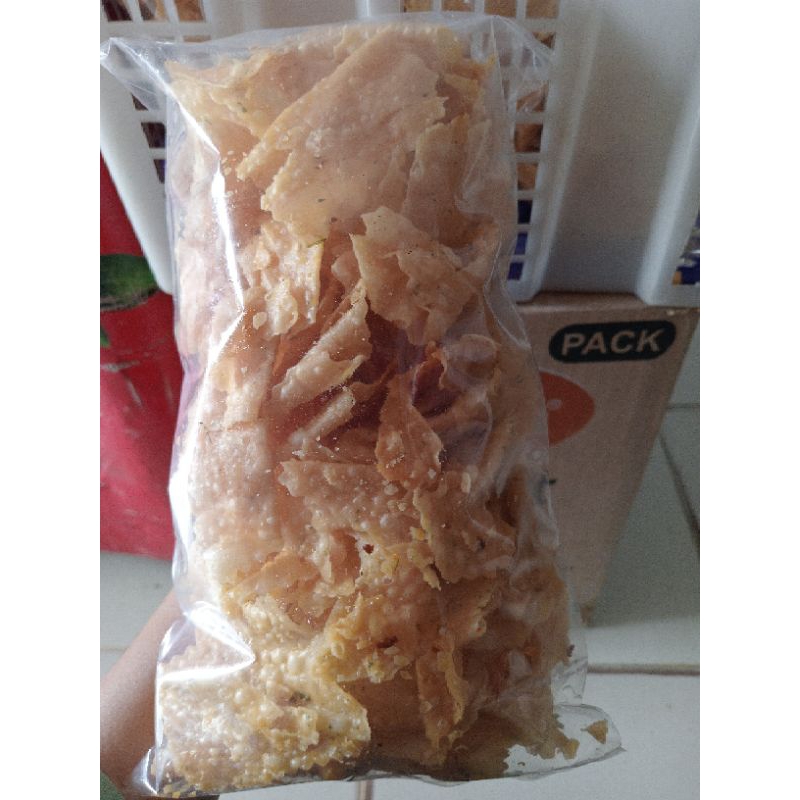 

kue bawang/ renyah / gurih/ murah/oleh-oleh/asin/keripik