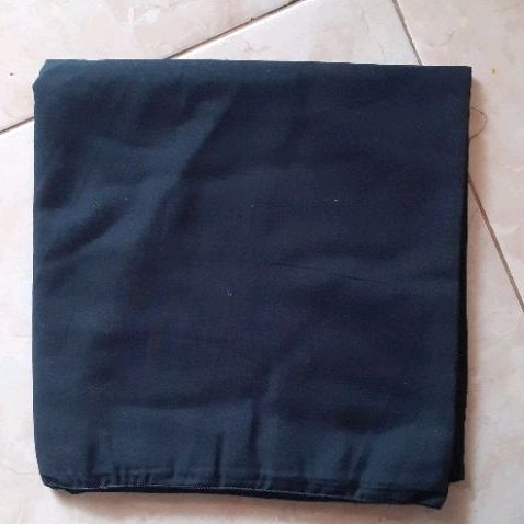 Jilbab segiempat hitam polos