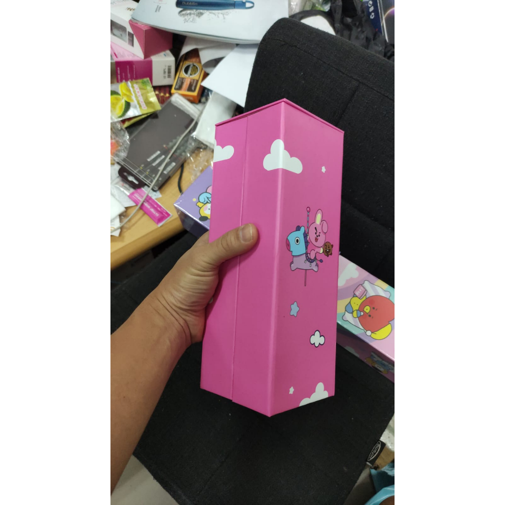

tempat pensil gedung kardus d 530 bt 24 x 8 x 8 cm bts indihe