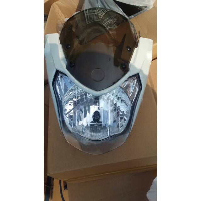 Batok Lampu Depan Yamaha VIXION NEW 2012 HITAM Batok Kepala Depan Yamaha VIXION NEW 2012 HITAM