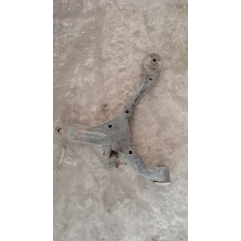 sayap arm depan kiri honda crv gen2