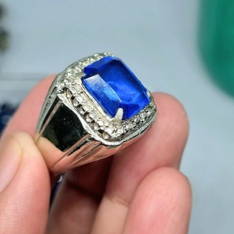 Cincin Batu akik royal blue safir kotak cutting sintetic tidak asli / Batu akik permata blue safir