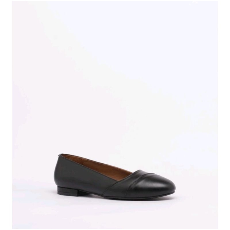 Buccheri Flat Shoes preloved ukuran 37