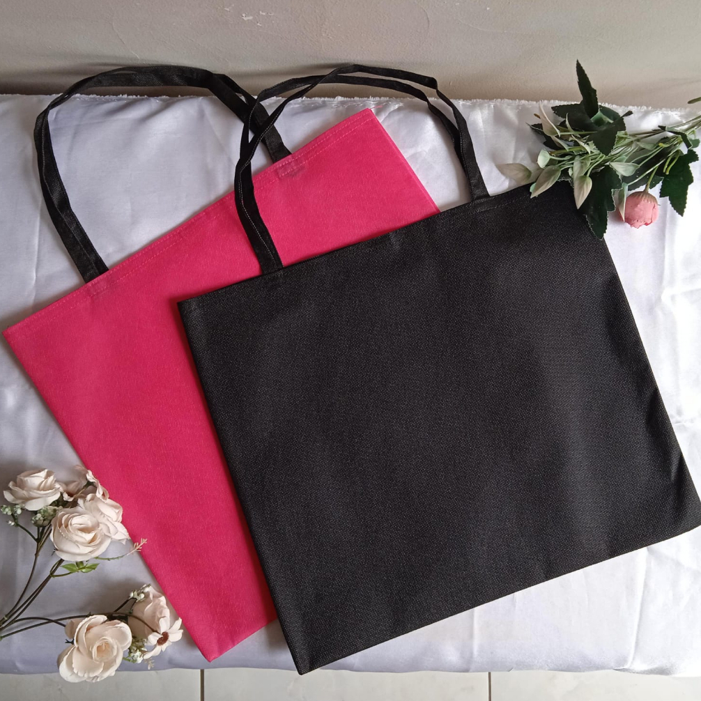 

INDI ADV | GoodyBag TEBAL JUMBO Spunbond Polos ukuran 41x35.5 cm (Jumbo)