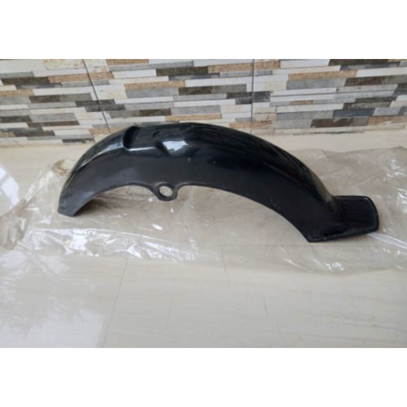 Spakbor Depan Honda C700 C800 hitam gilap