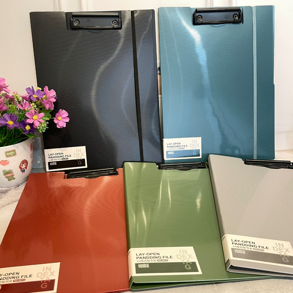 

Papan Ujian Clipboard dengan Penutup Ukuran A4 Best super keren ada Tali nya / Papan Jalan Ujian Alat Tulis Sekolah Anak Ready 5 Warna Premium Quality bisa Grosir dan COD