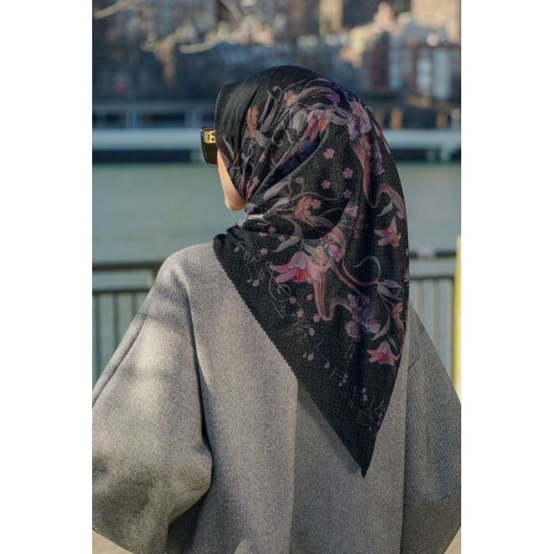 BUTTONSCARVES NADA PUSPITA PIANO