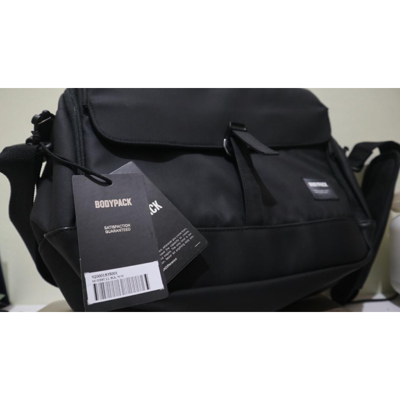 Preloved-New. Tas Selempang Bodypack Modest 2.1 LAPTOP