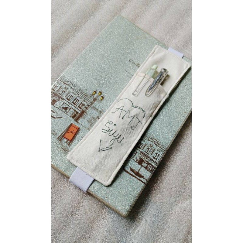 

Tempat Pensil bertali Custom tulisan