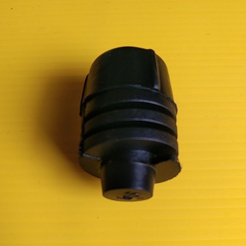 karet bantalan penahanan kap mesin Honda Mobilio 2014-2019