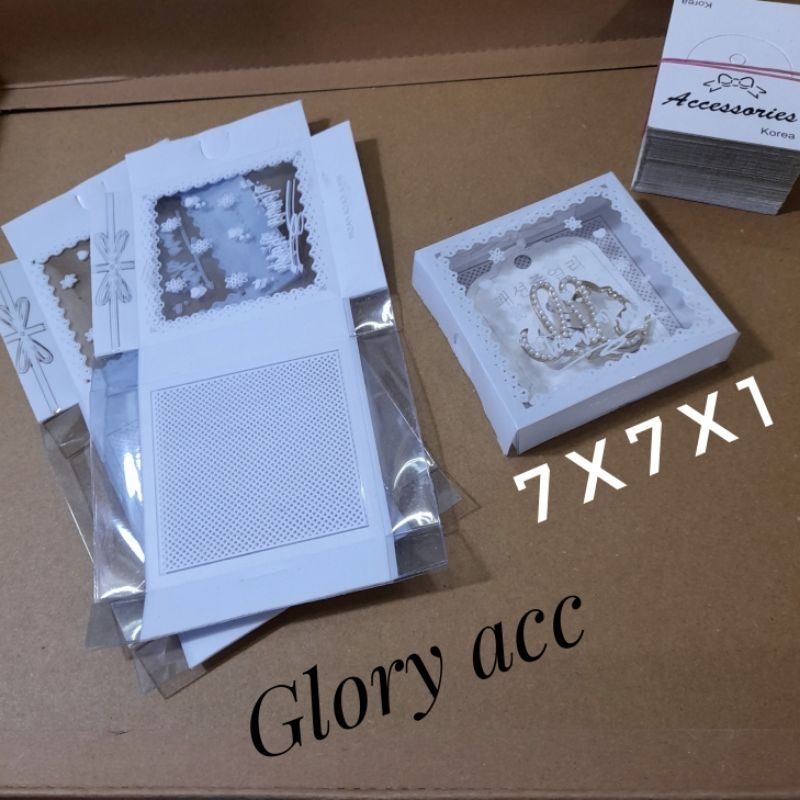 

BOXS MIKA SOVENIR MOTIF 7x7x1