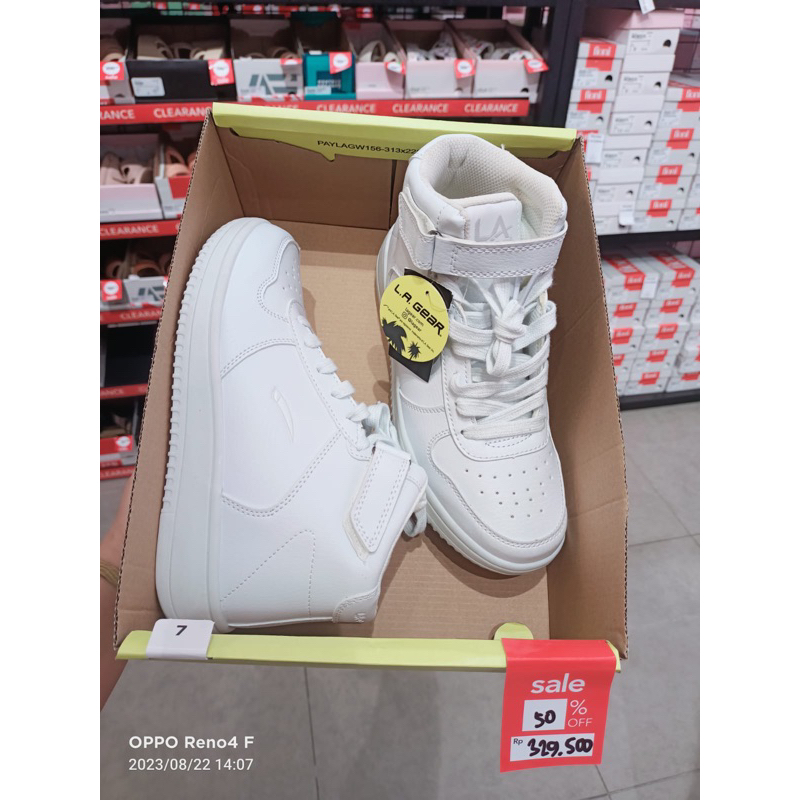 Payless by LA Gear harga normal 659000