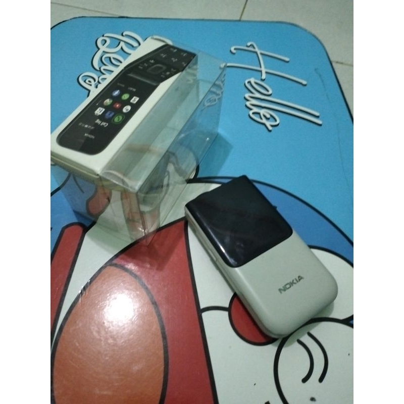Nokia 2720 Flip
