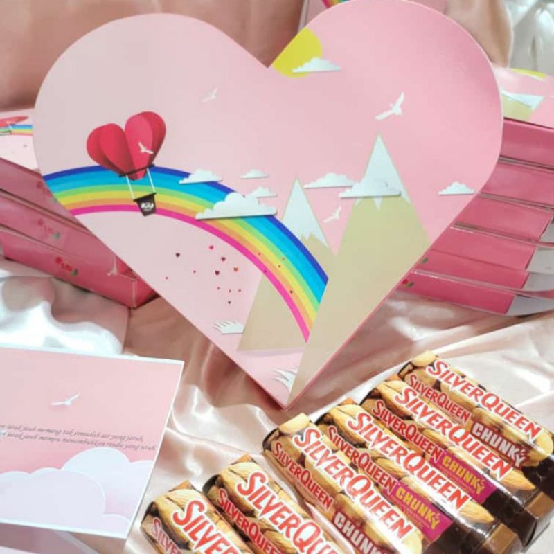 

hampers love pink coklat silverqueen kado ulang tahun valentine aniversary graduation wisuda unik