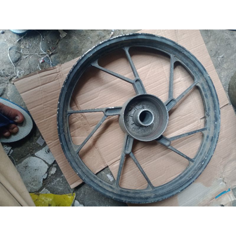 pelek belakang bekas  motor supra x/ lama  palang satira fu seken