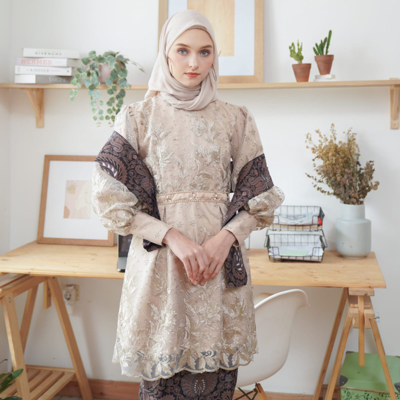 Kebaya Wisuda Modern / Rok batik murah/ Kemeja Batik Keluarga