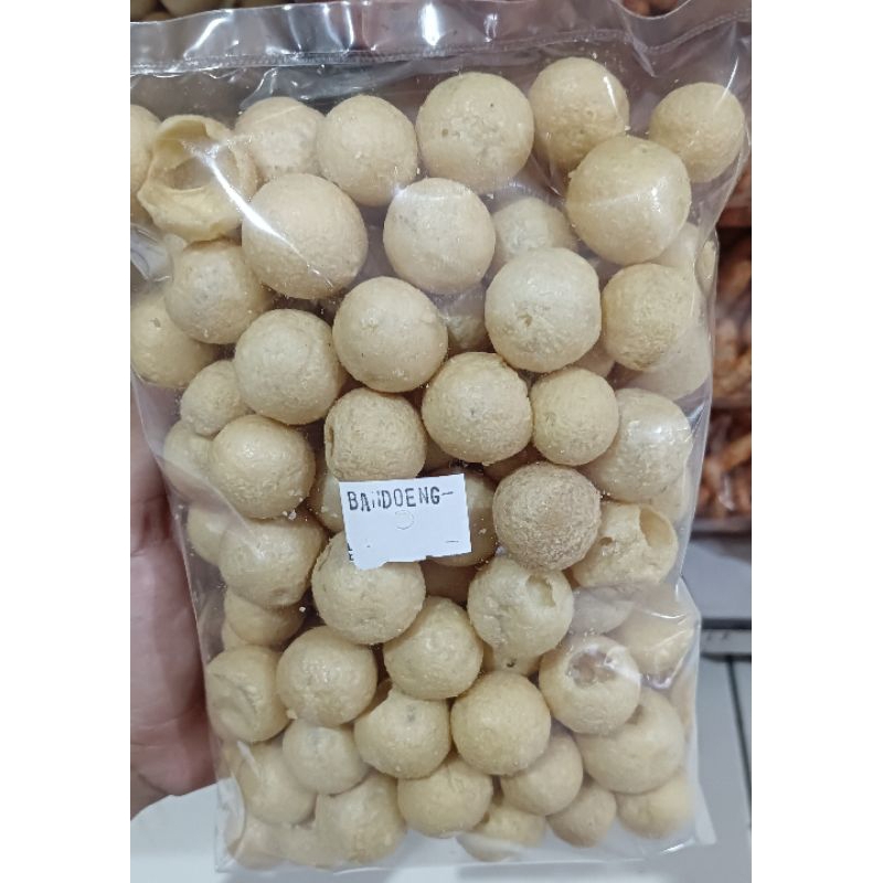 

CEMILAN KRUPUK TAHU BULAT RENYAH GURIH KRESSH ENAK HANYA DI BANDOENG SNACK KARAWANG