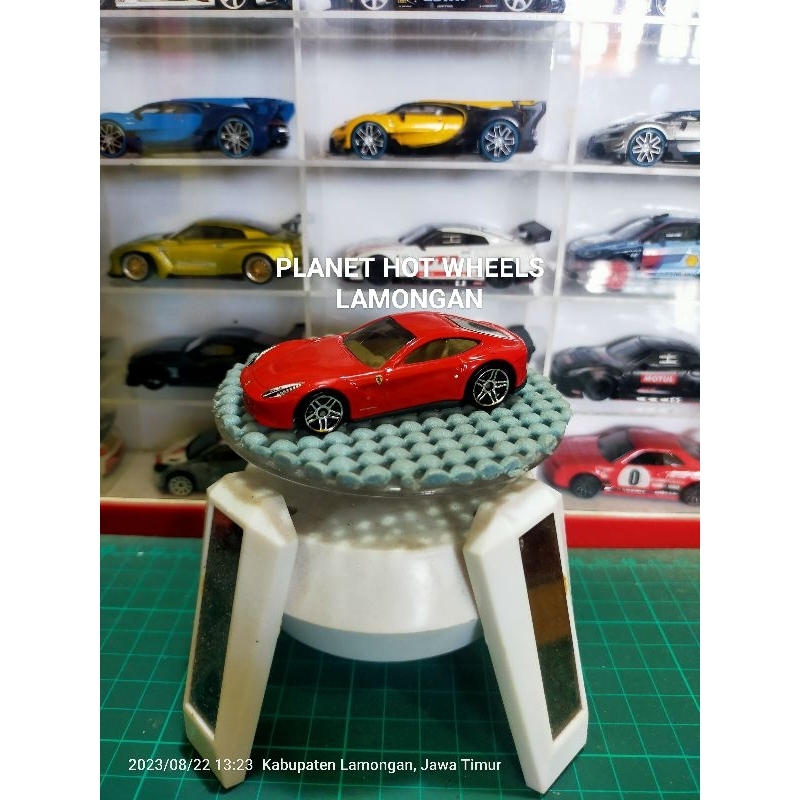 hot wheels ferrari f12 berlinetta merah loose